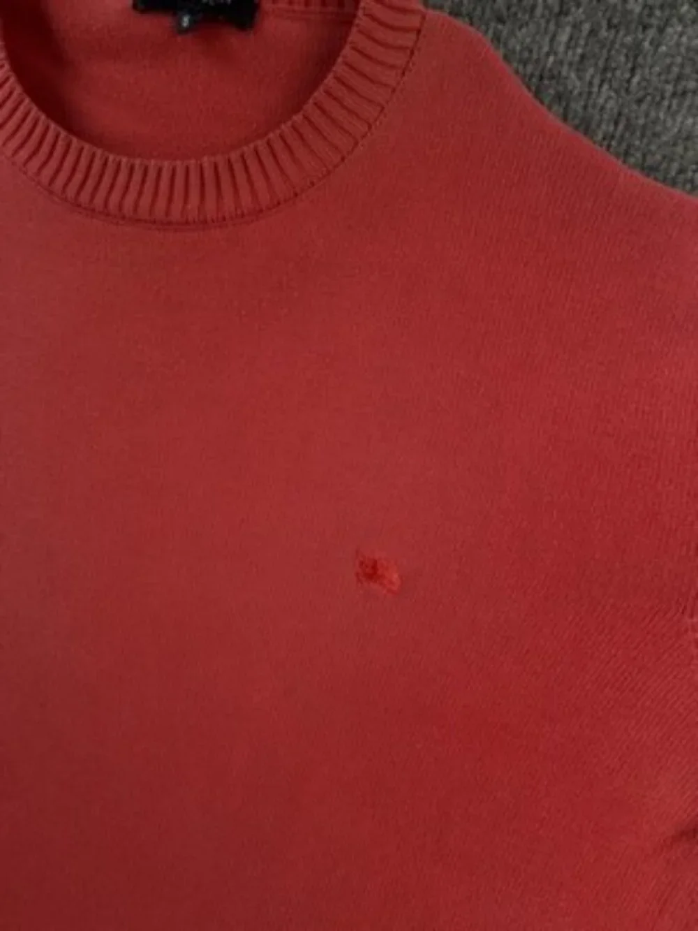 Burberry London Crew Neck Logo Pullover 8 Red Knit Solid Long Sleeve Mens Adult